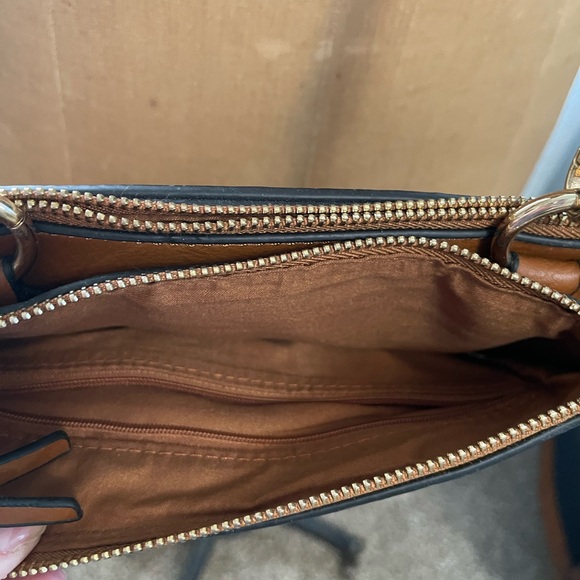 Boutique brand leather western style cross body purse. - Picture 7 of 8